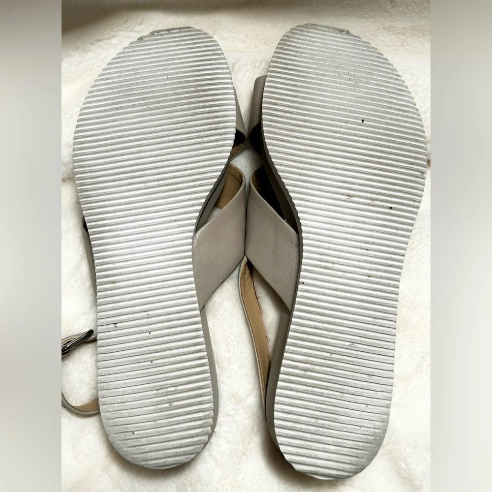 WOMENS SIZE 9.5M TAUPE/LIGHT GRAY ANTONIO MELANI SANDALS